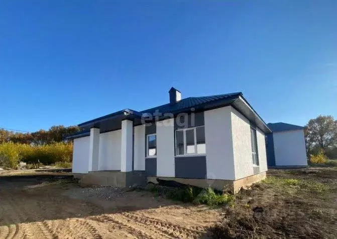 Дом в Башкортостан, Иглинский район, Акбердинский сельсовет, с. ... - Фото 0
