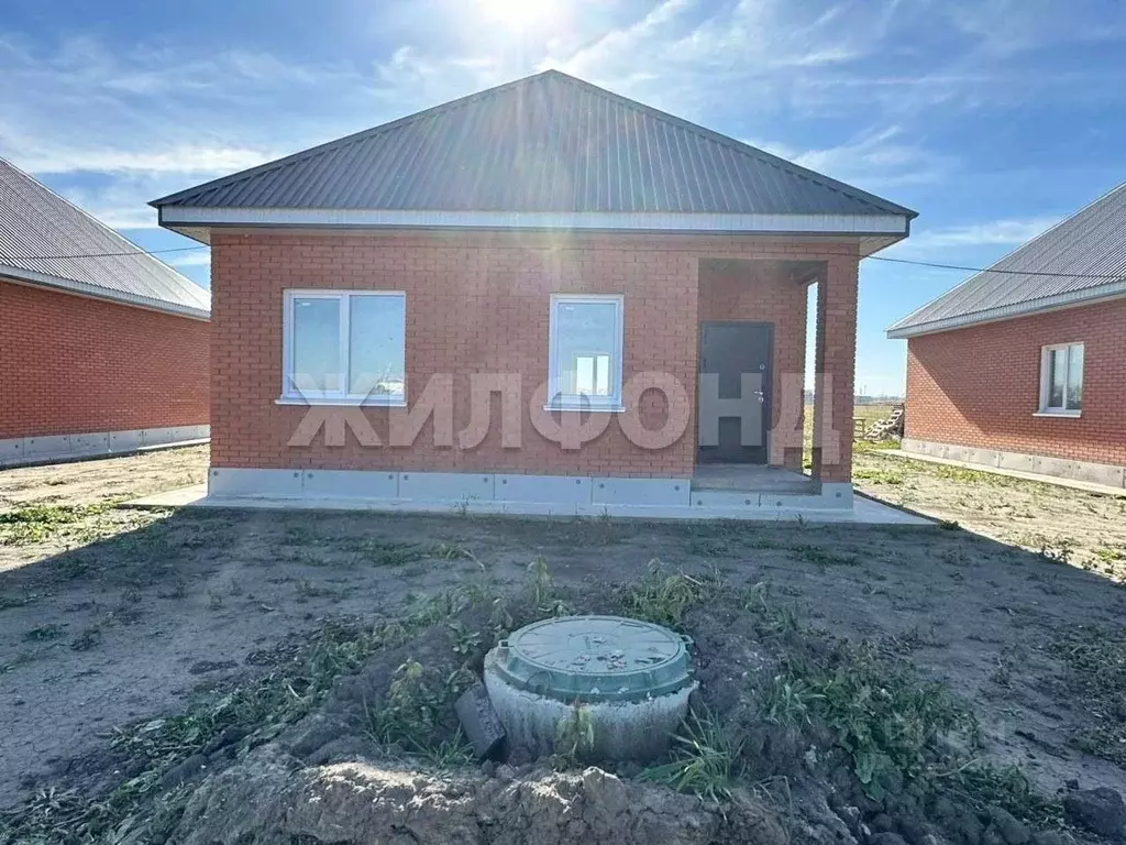 Дом в Новосибирская область, Коченевский район Р-254 Иртыш, 1429-й км ... - Фото 0