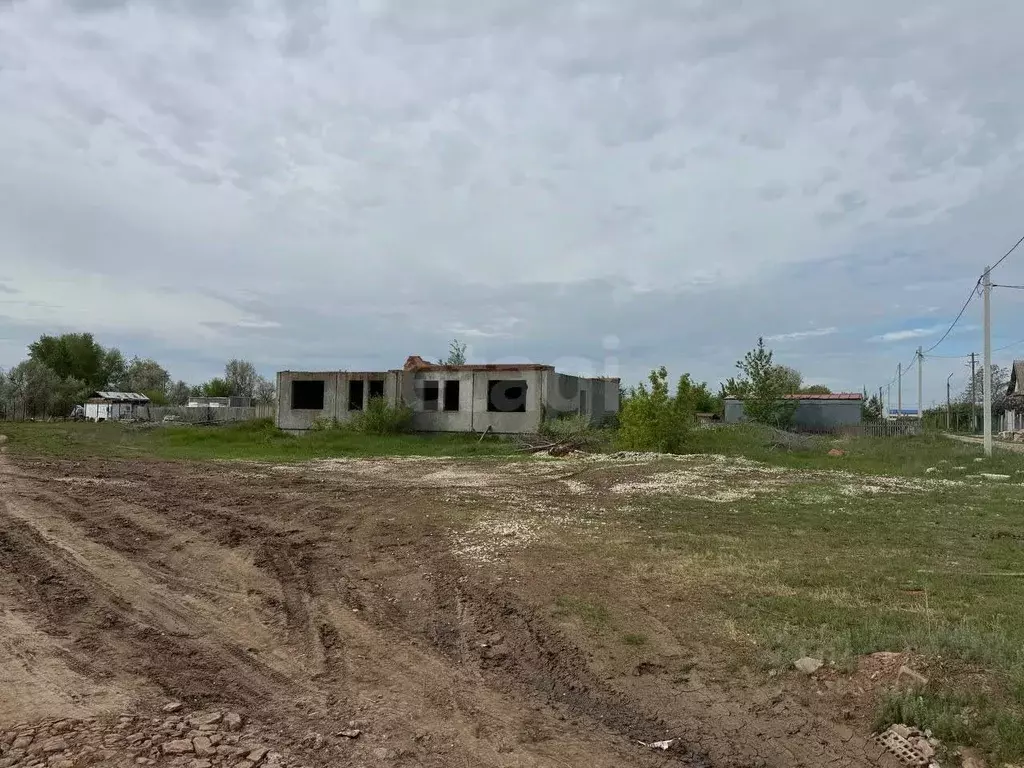 Дом в Саратовская область, Энгельсский район, Красноярское ... - Фото 0