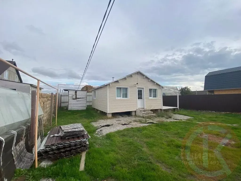 Дом в Крым, Сакский район, с. Суворовское ул. Верхняя, 37 (32 м) - Фото 2