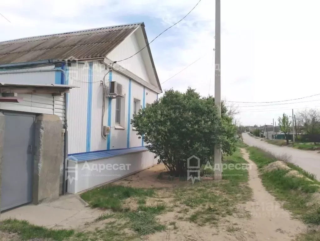 Дом в Волгоградская область, Волгоград ул. Михаила Чембарова (53 м) - Фото 1