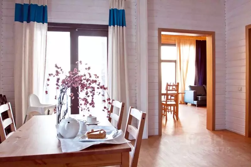 Дом в Новосибирская область, Новосибирск Бердский туп., 10к1 (200 м) - Фото 1