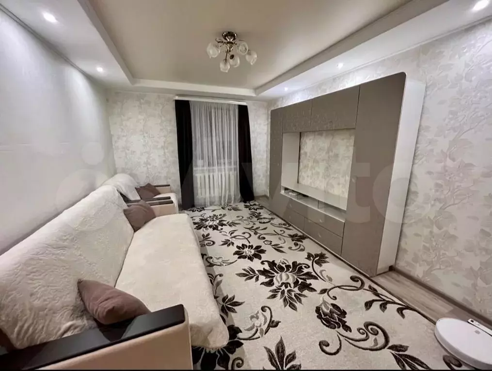 1-к. квартира, 50 м, 3/10 эт. - Фото 1