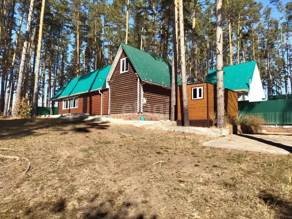 Дом в Ульяновская область, Ульяновск 16-й кв-л,  (250 м) - Фото 0
