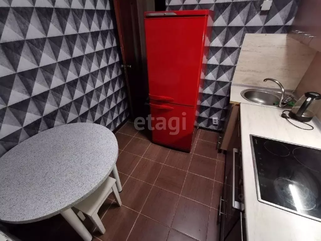 1-к кв. Тюменская область, Тюмень Волгоградская ул., 103 (31.9 м) - Фото 2