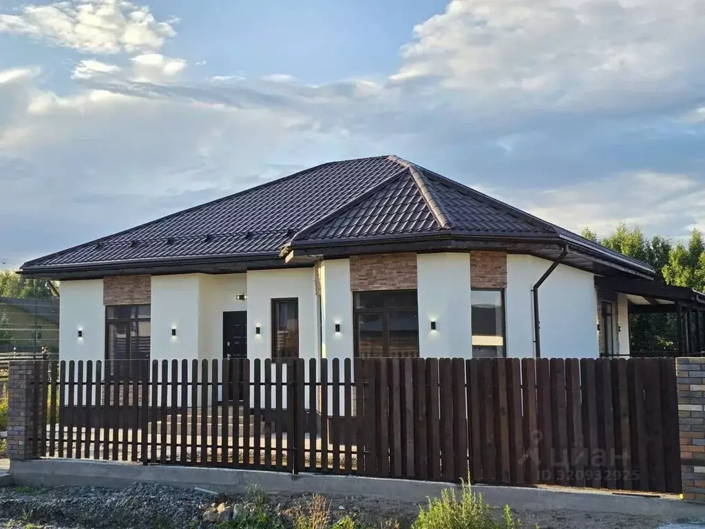 Дом в Свердловская область, Сысертский муниципальный округ, д. Малое ... - Фото 1