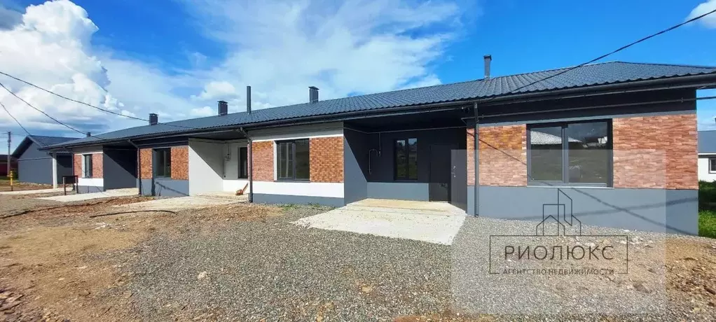 Таунхаус в Челябинская область, Магнитогорск Приуральский кп, ул. ... - Фото 1