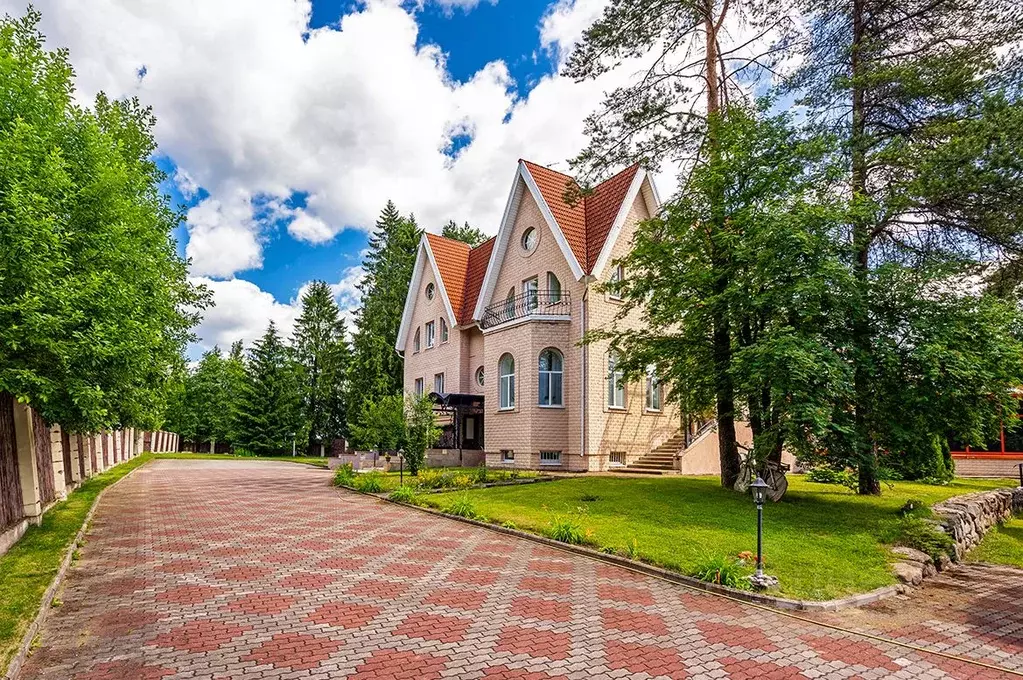Дом в Ленинградская область, Всеволожский район, Юкковское с/пос, д. ... - Фото 1
