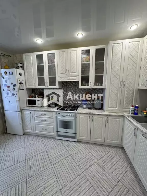 2-к кв. Ивановская область, Иваново ул. Добролюбова, 10 (69.1 м) - Фото 0