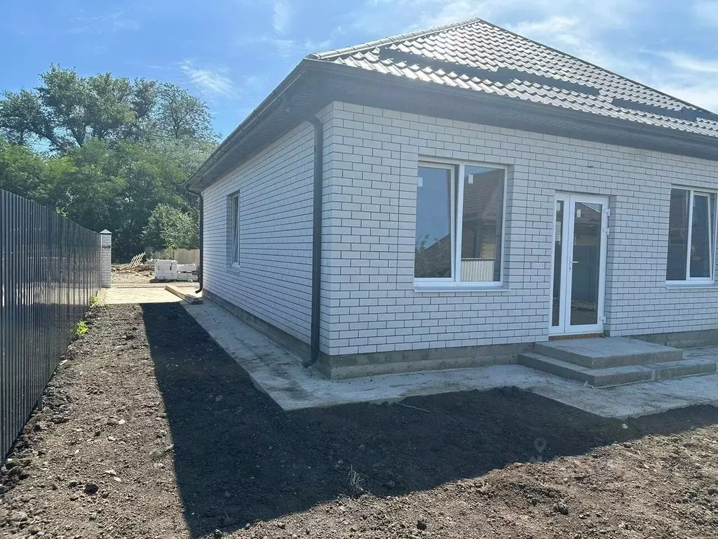 Дом в Краснодарский край, Динской район, Южно-Кубанское с/пос, пос. ... - Фото 1