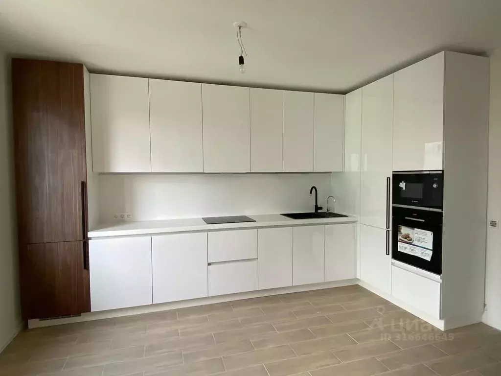 3-к кв. Москва Производственная ул., 10к2 (84.5 м) - Фото 0