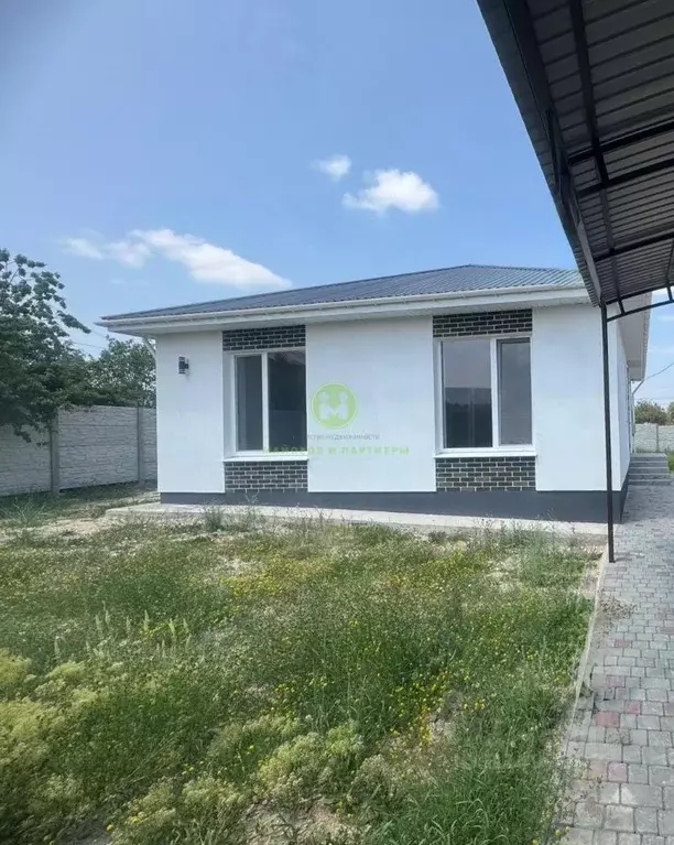 Дом в Крым, Симферопольский район, Добровское с/пос, с. Заречное ул. ... - Фото 2