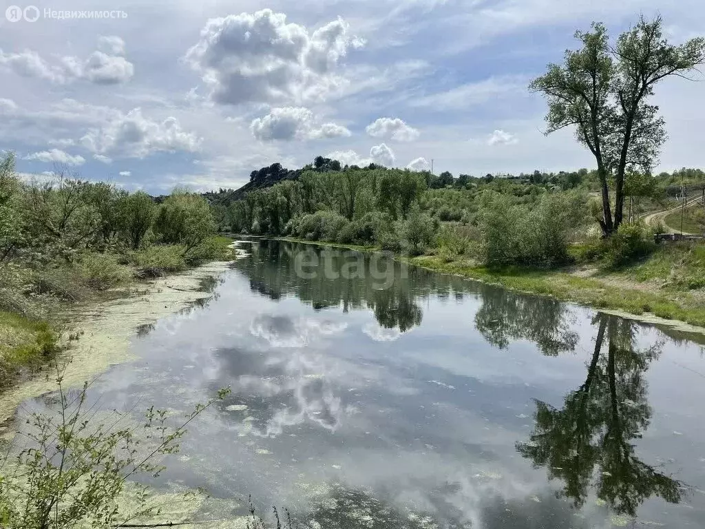 Участок в село Подсинее, улица Островского (10.6 м) - Фото 1