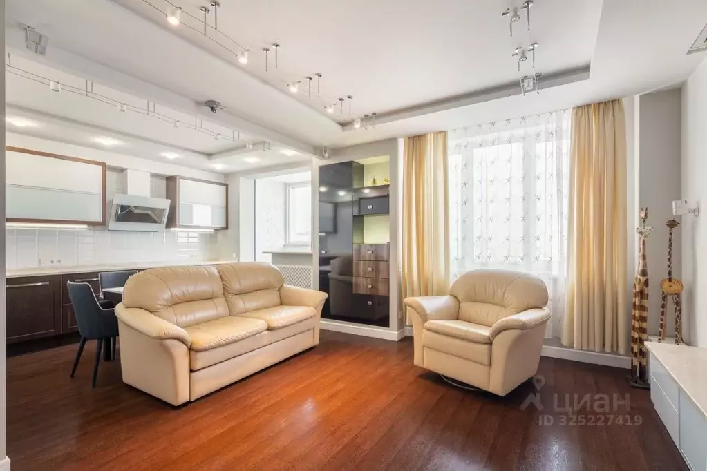 3-к кв. Свердловская область, Екатеринбург ул. Мира, 41 (90.0 м) - Фото 1