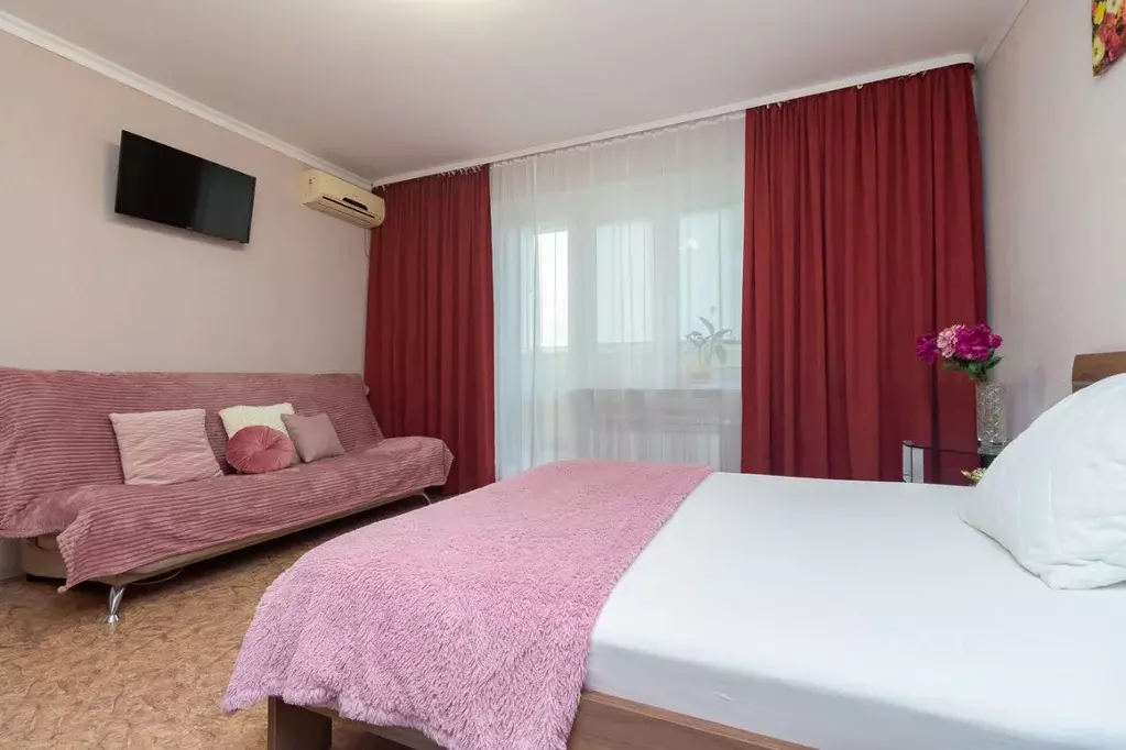 1-к кв. Омская область, Омск бул. Архитекторов, 17 (45.0 м) - Фото 2