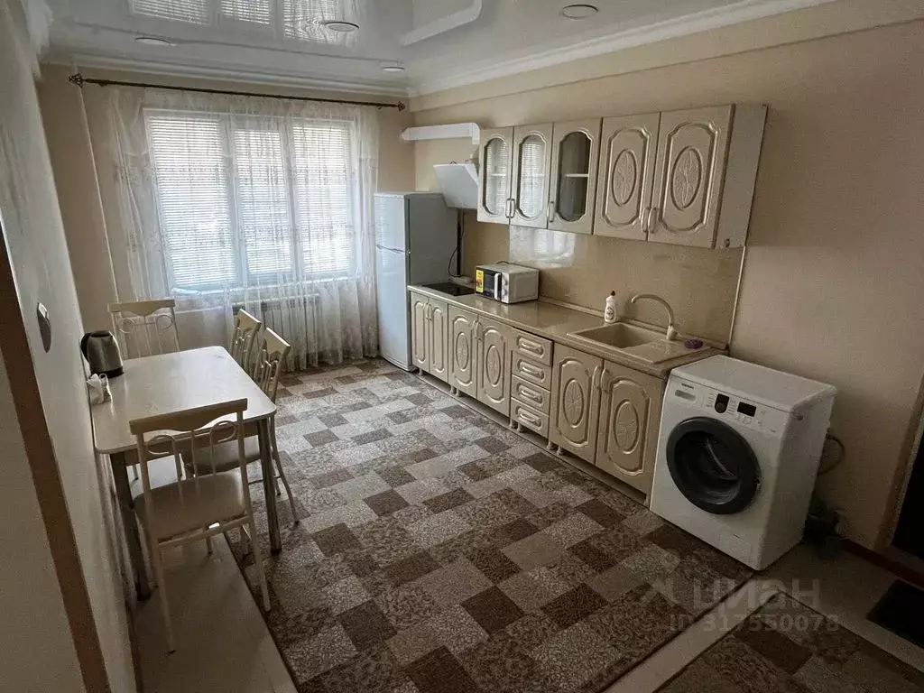 2-к кв. Дагестан, Каспийск просп. Акулиничева, 14 (55.0 м) - Фото 0