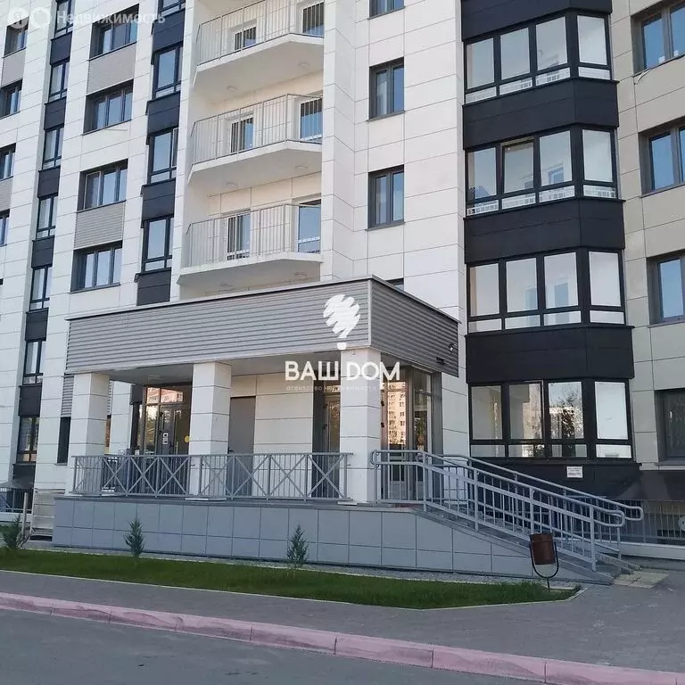 3-комнатная квартира: Брянск, улица имени О.Н. Строкина, 8 (84.3 м) - Фото 1