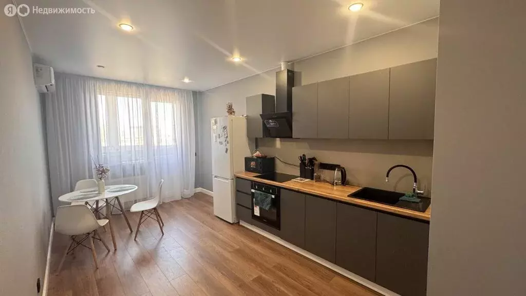 3-комнатная квартира: Краснодар, улица Ивана Беличенко, 103 (91.4 м) - Фото 2