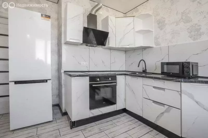 3-комнатная квартира: Иркутск, улица Багратиона, 8/2 (94.9 м) - Фото 1