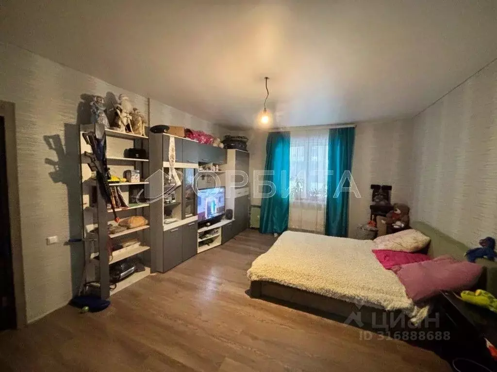 3-к кв. Тюменская область, Тюмень ул. Павла Шарова, 8 (83.3 м) - Фото 0