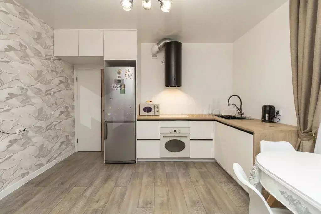 2-к кв. Тюменская область, Тюмень ул. Розы Люксембург, 12к2 (62.0 м) - Фото 1