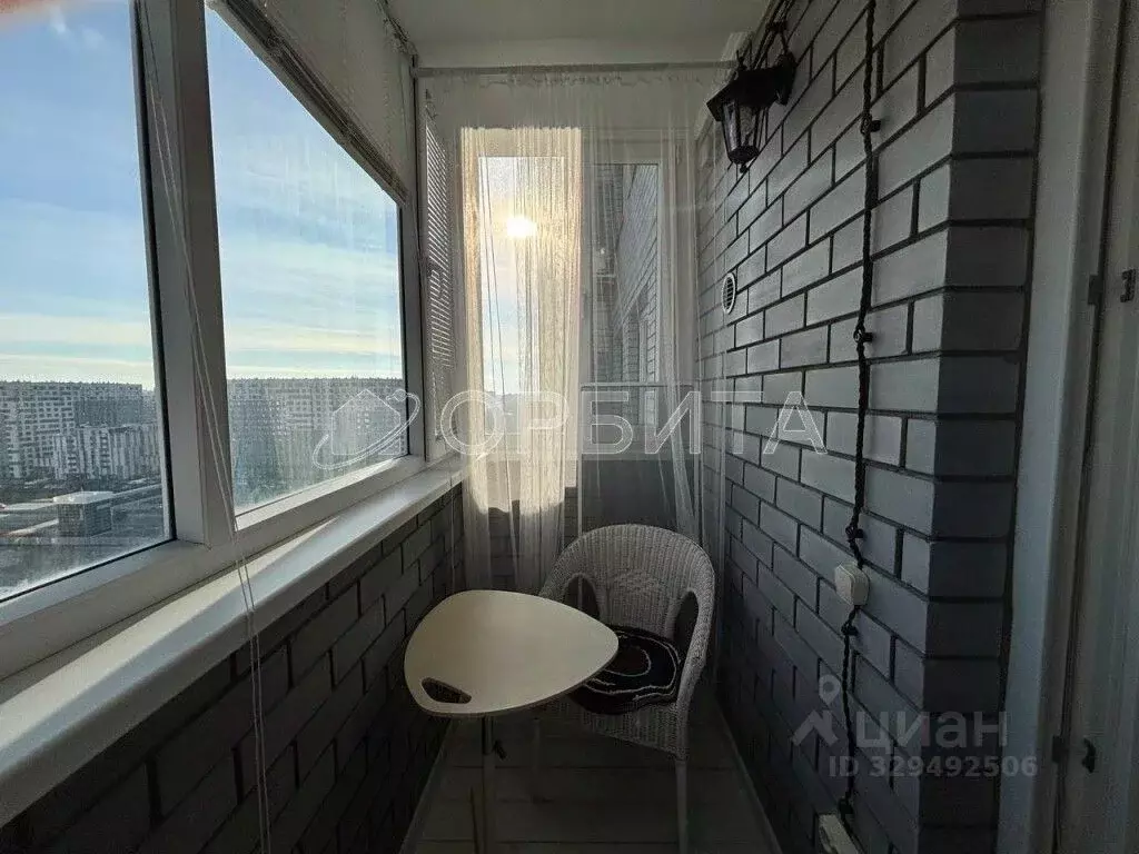 2-к кв. Тюменская область, Тюмень Кремлевская ул., 112к4 (67.6 м) - Фото 1