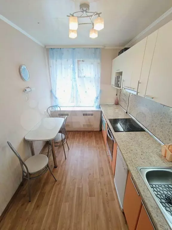 2-к. квартира, 54 м, 5/5 эт. - Фото 1