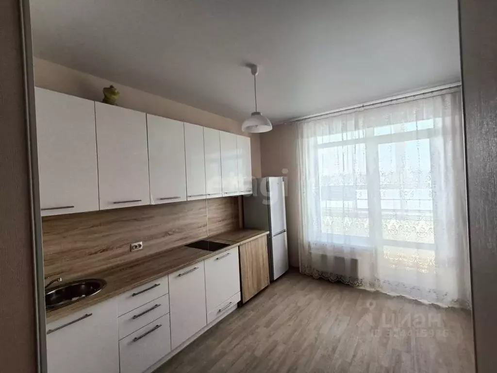 Студия Тюменская область, Тюмень ул. Владимира Бахарева, 3к1 (25.0 м) - Фото 1