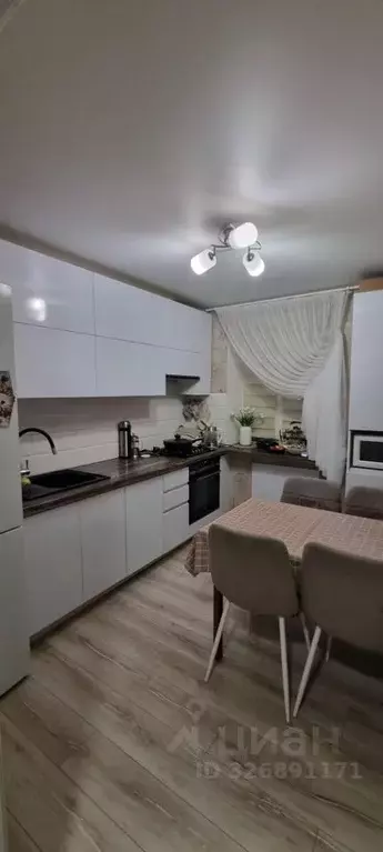 3-к кв. Волгоградская область, Волгоград ул. Гвоздкова, 16 (61.3 м) - Фото 2