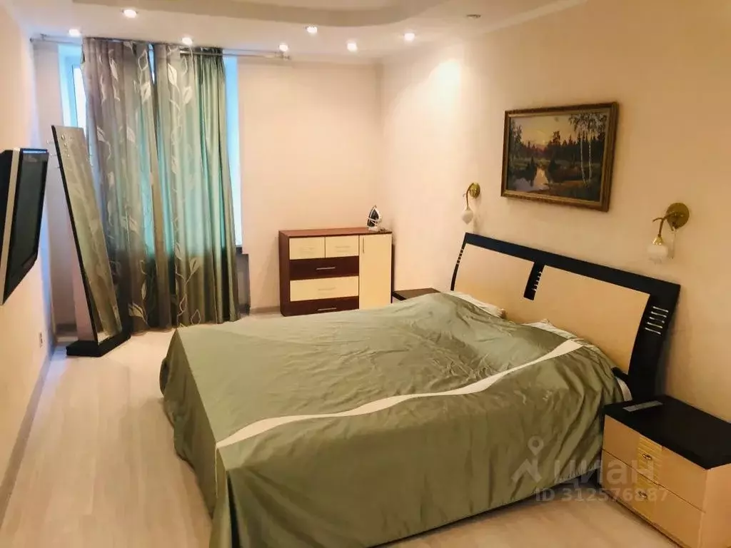 2-к кв. Татарстан, Казань ул. Галиаскара Камала, 49 (83.0 м) - Фото 0