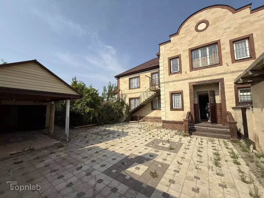 Дом в Дагестан, Махачкала проезд 6-й Ребристый, 3 (300 м) - Фото 1