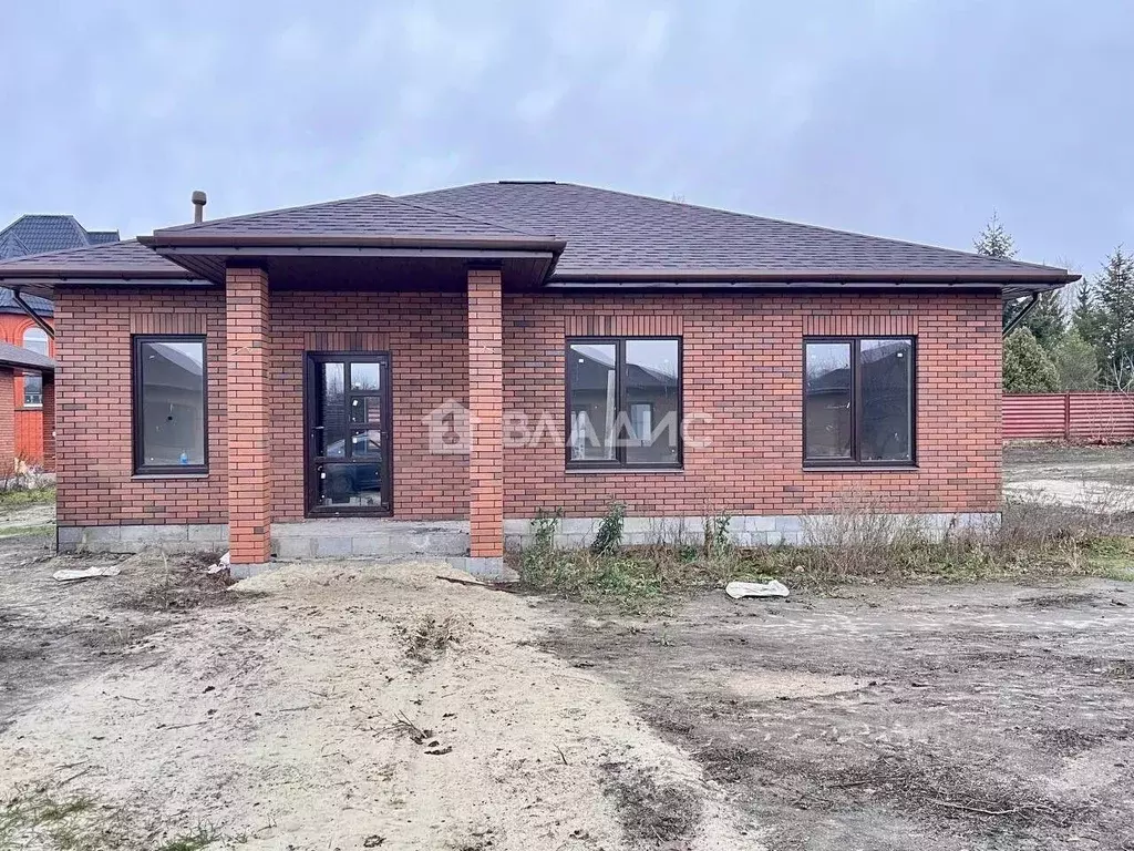 Дом в Белгородская область, Старооскольский городской округ, с. ... - Фото 1