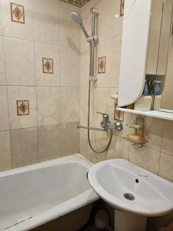 2-к. квартира, 54 м, 5/5 эт. - Фото 0