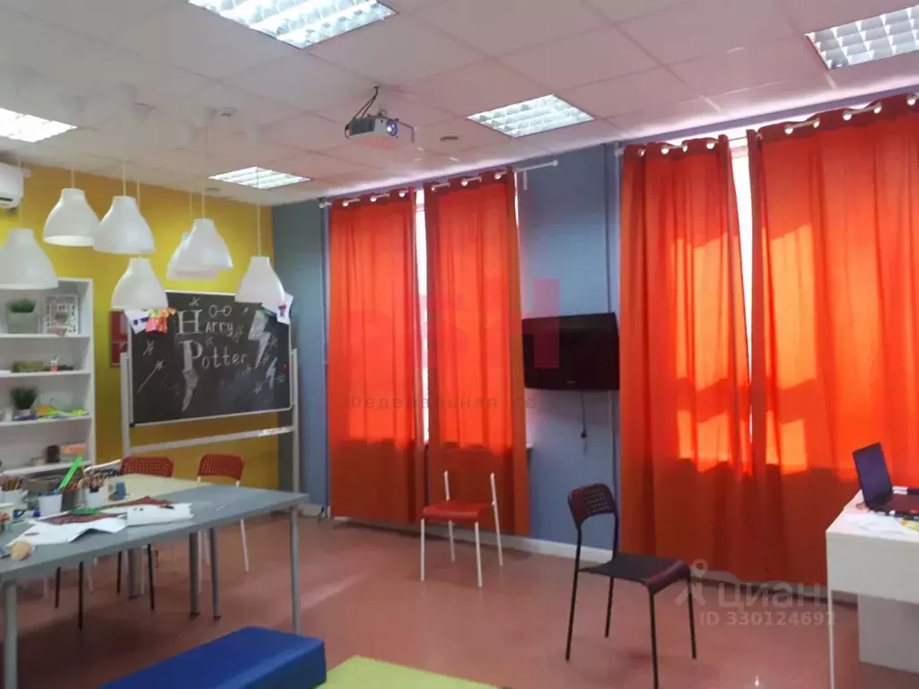Офис в Тюменская область, Тюмень ул. Ю.-Р.Г. Эрвье, 14к1 (176 м) - Фото 1