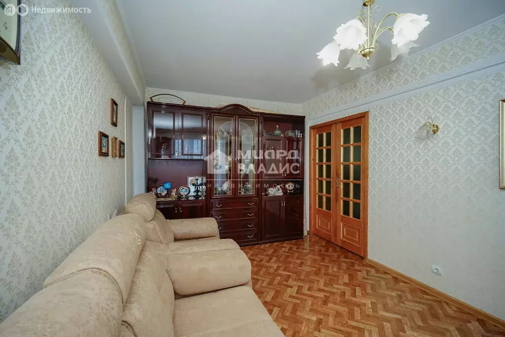 3-комнатная квартира: Омск, Саянская улица, 1А (69.6 м) - Фото 2