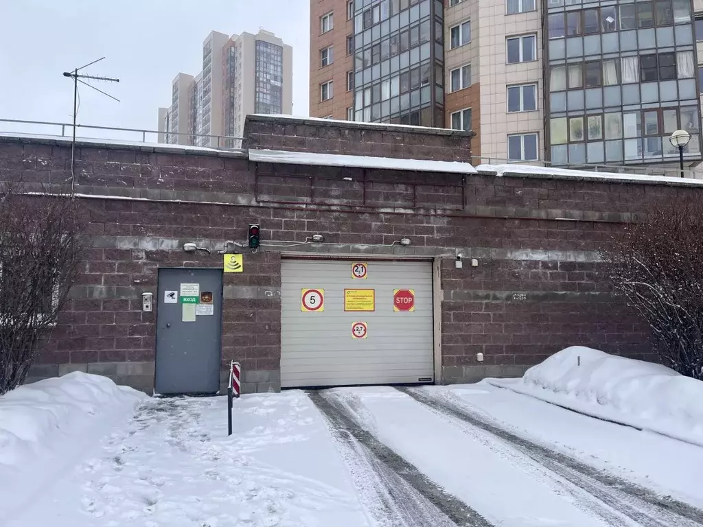 Гараж в Санкт-Петербург Комендантский просп., 53к1 (15 м) - Фото 1