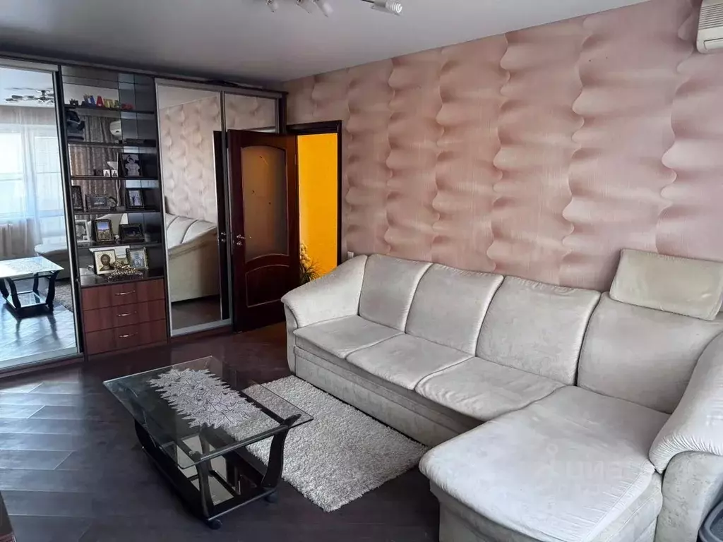 2-к кв. Омская область, Омск ул. Звездова, 101 (53.0 м) - Фото 1