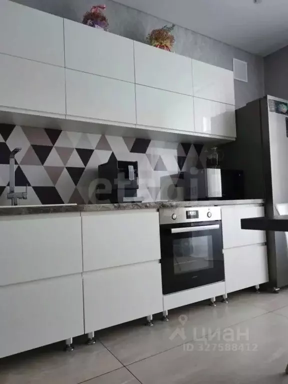 3-к кв. Челябинская область, Миасс просп. Автозаводцев, 11 (77.7 м) - Фото 1