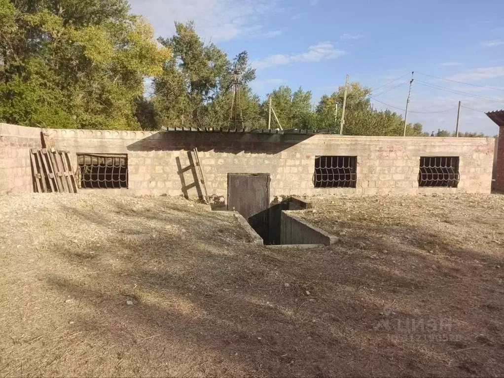 Дом в Волгоградская область, Среднеахтубинский район, Куйбышевское ... - Фото 0