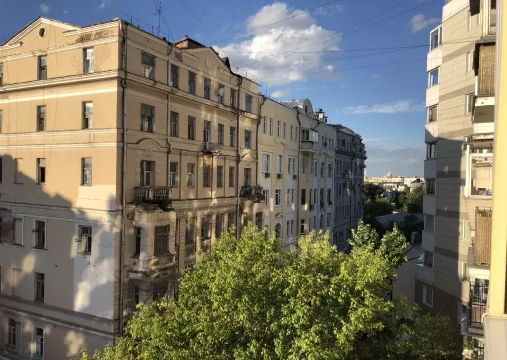 Продается 3-комнатная квартира - Фото 1