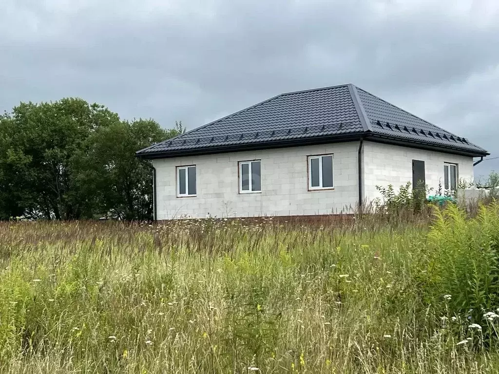 Дом в Курская область, Фатеж ул. Мира, 25 (100 м) - Фото 1