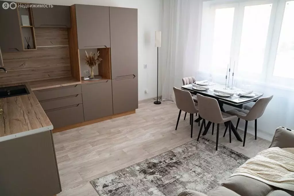 4-комнатная квартира: Южноуральск, улица Сергея Буландо, 8 (76.6 м) - Фото 1