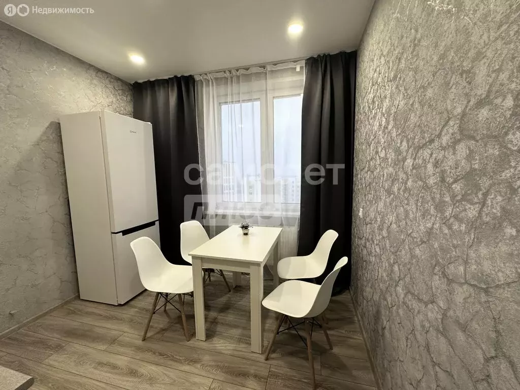 2-комнатная квартира: Уфа, улица Майора Доставалова, 7 (51.4 м) - Фото 1