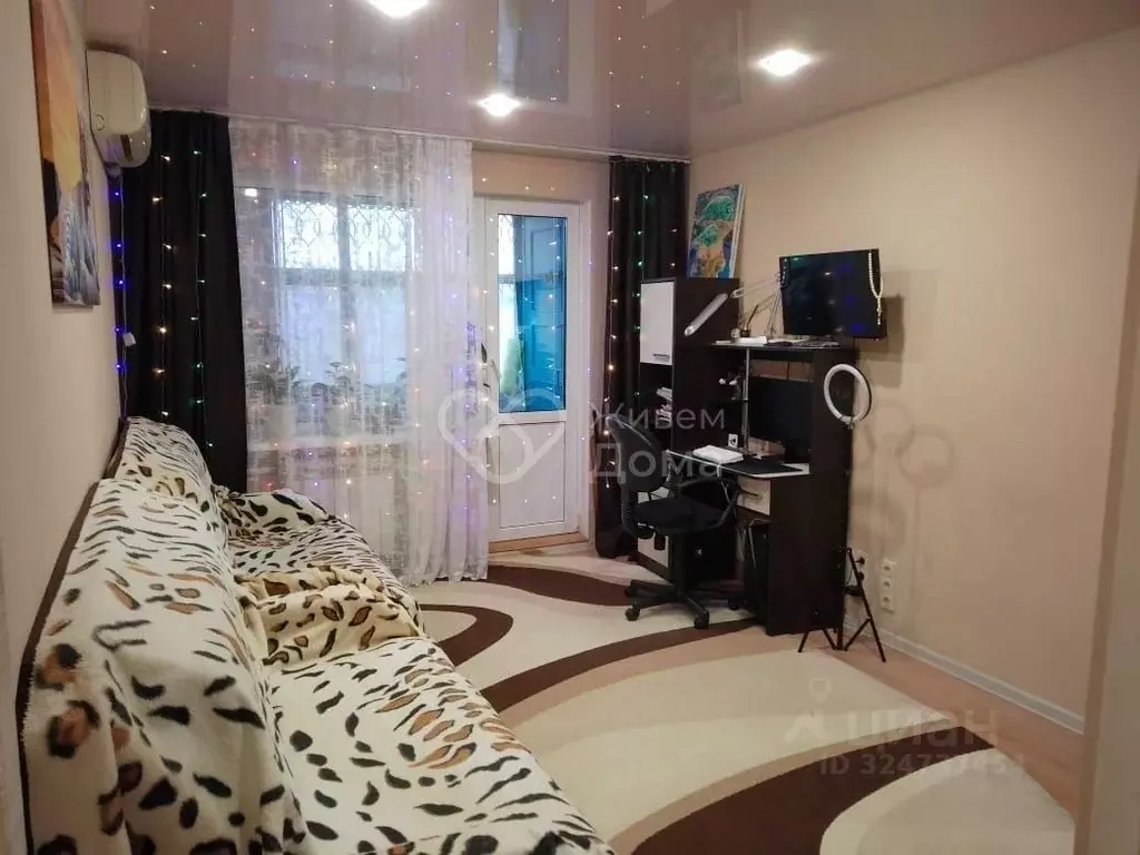 2-к кв. Волгоградская область, Волгоград ул. 50 лет Октября, 8 (47.4 ... - Фото 2