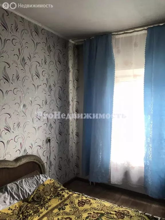 3-комнатная квартира: Шагонар, Саяно-Шушенская улица, 7 (69.5 м) - Фото 0