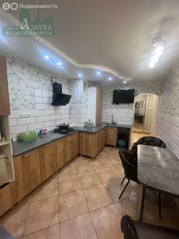 2-комнатная квартира: Пригорское, улица Н.М. Шкурлова, 1 (57 м) - Фото 1