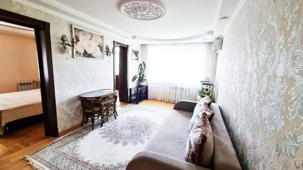3-к кв. Краснодарский край, Сочи Центральный мкр, ул. Роз, 46 (62.0 м) - Фото 1