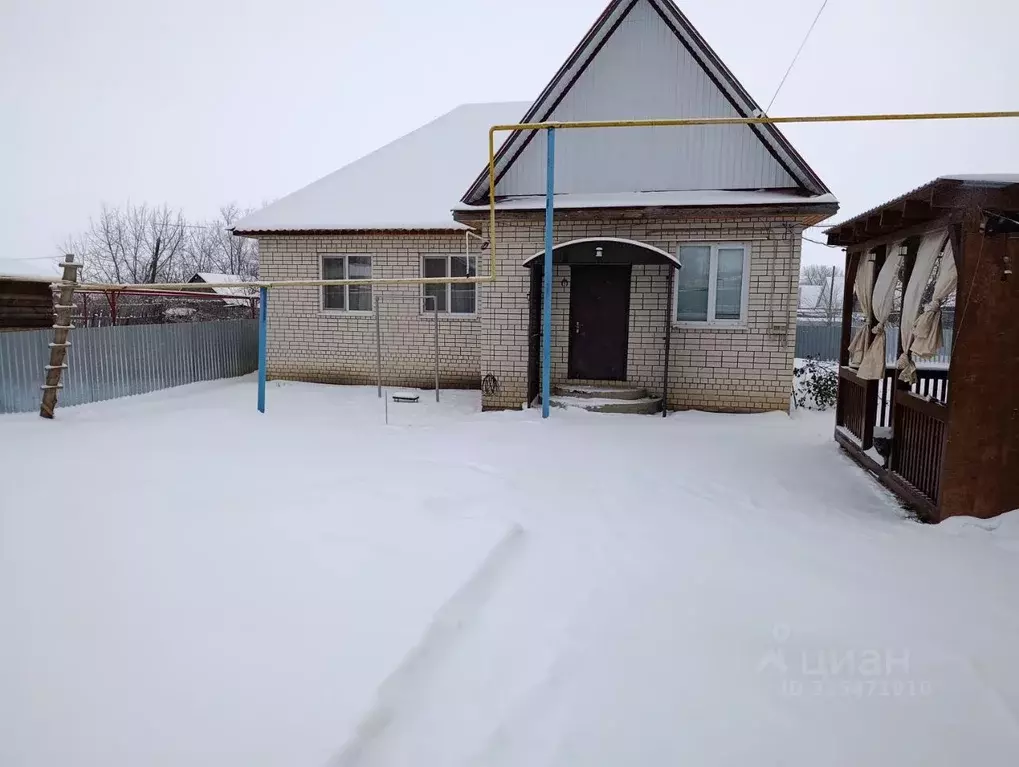 Дом в Саратовская область, Хвалынск ул. Российской Республики, 169 (95 ... - Фото 1