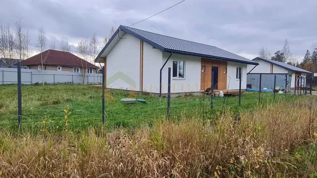 Дом в Ленинградская область, Выборгский район, Рощинское городское ... - Фото 0