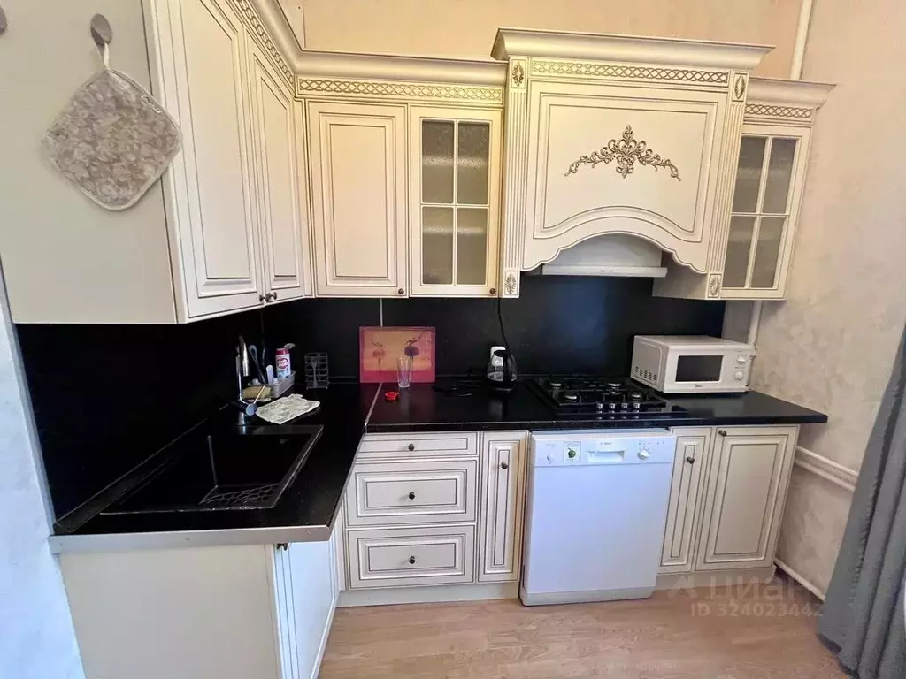 3-к кв. Санкт-Петербург ул. Комиссара Смирнова, 8 (62.0 м) - Фото 1